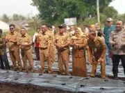 Gerakan Tanam Pangan Cepat Panen dalam Pemecahan rekor MURI, Camat Rajeg: Dalam Mengatasi Kenaikan Harga Cabe Penanaman cabe sebanyak 500 Pohon Cabe.berlokasi di Desa Rangca Bango, Kecamatan Rajeg Kabupaten Tangerang, Foto.(Istimewa)