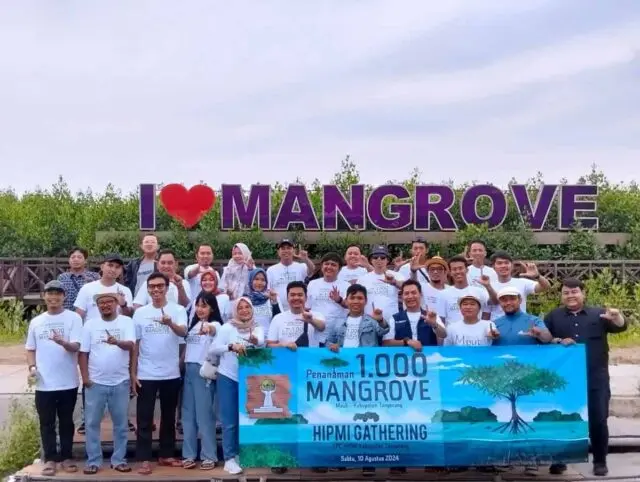 BPC HIPMI Kabupaten Tangerang, Lakukan Gerakan Tanam 1000 Pohon Mangrove. HIPMI Kabupaten Tangerang ikut jaga ekosistem pesisir Kabupaten Tangerang dengan gerakan tanam 1000 pohon mangrove, Foto. (Istimewa)