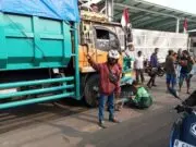 Truk Pasir Operasi di Siang Hari, Tewaskan 2 Orang Pengguna Sepeda Motor di Sepatan Tangerang