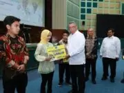 Pemkot Tangsel Antisipasi Mahasiswa Terjerat Pinjol, Berikan Bantuan Pendidikan untuk Semester Akhir