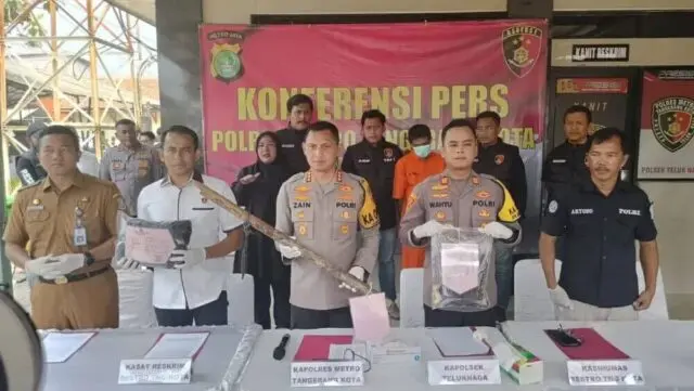 Pembunuh Petani di Teluknaga Terancam Hukuman 15 Tahun Penjara Polsek Teluknaga, Polres Metro Tangerang Kota, Polda Metro Jaya menggelar konferensi pers, Foto. (Istimewa)