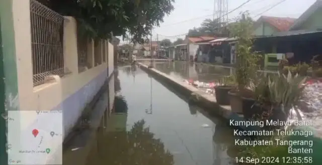 Sungai Meluap, Warga Kampung Melayu Barat dan Pangkalan Tangerang Keluhkan Air Tak Kunjung Surut Sungai yang berbatasan antra desa Kampung Melayu barat dan desa pangkalan Kecamatan Teluknaga Kabupaten, Foto. (Istimewa)