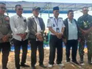 Penitikan Lahan Relokasi, Warga Alar Jiban Desa Kohod Bersatu Bangun Kampung Baru Kepala Desa Kohod, Arsin SH, Bin Asip, dan sekdes ujang karta terus memberikan dukungan dan pendampingan kepada warganya, Foto.(Istimewa)
