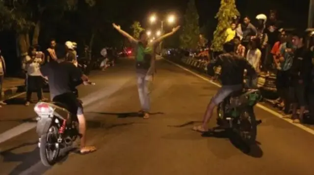 Balapan Liar di Warunggunung Bikin Resah, Masyarakat Minta Satlantas Polres Lebak Tindak Tegas Pelaku Balapan Liar di Warunggunung Bikin Resah, Masyarakat Minta Satlantas Polres Lebak Tindak Tegas Pelaku