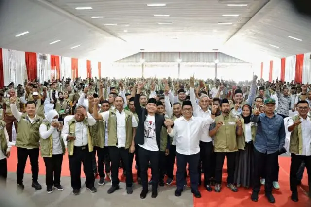 Relawan dan Pendukung Paslon Nomor Urut 1 Dikukuhkan, Gerakan Semakin Ruhay Relawan dan Pendukung Paslon Nomor Urut 1 Dikukuhkan, Gerakan Semakin Ruhay
