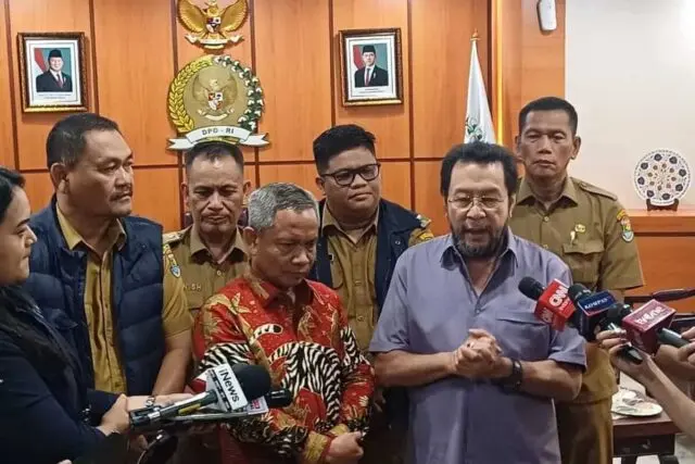 Pimpinan DPD Temui Apdesi, Bahas Polemik Pembangunan PSN PIK 2 Pimpinan DPD RI menerima kunjungan perwakilan Asosiasi Pemerintah Desa Seluruh Indonesia (Apdesi), Foto. (Istimewa)