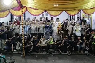 Giat Ngopi Kamtibmas Polres Metro Tangerang Kota Polda Metro Jaya Pasca Pesta demokrasi ngopi bersama puluhan warga di wilayah hukum Polres Metro Tangerang Kota, Polda Metro Jaya, Foto. (Istimewa)