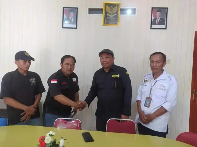 Deni Ismayadi Didaulat Jadi Ketua SMSI Lebak Deni Ismayadi Didaulat Jadi Ketua SMSI Lebak