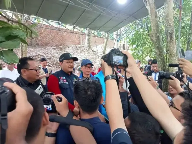 Mensos Gus Ipul: Ketum SMSI Firdaus Yang Membuat Kami Terperangkap Disini Mensos Gus Ipul: Ketum SMSI Firdaus Yang Membuat Kami Terperangkap Disini