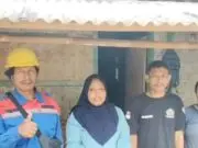 Keluarga Bapak Solihin Bahagia Terima Bantuan Listrik Gratis Aspirasi Legislator Tika Kartika Sari DPRD Lebak Fraksi PDI Perjuangan Keluarga Bapak Solihin Terima Bantuan Listrik Gratis Aspirasi Tika Kartika Sari Anggota DPRD Kabupaten Lebak Fraksi PDI Perjuangan, pada Selasa (07/01/2025).