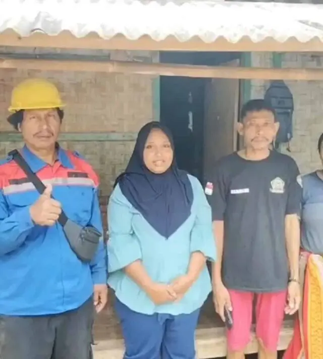 Keluarga Bapak Solihin Bahagia Terima Bantuan Listrik Gratis Aspirasi Legislator Tika Kartika Sari DPRD Lebak Fraksi PDI Perjuangan Keluarga Bapak Solihin Bahagia Terima Bantuan Listrik Gratis Aspirasi Legislator Tika Kartika Sari DPRD Lebak Fraksi PDI Perjuangan