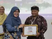 Dr. Indiwan Seto Terpilih Sebagai Dosen Teladan Bidang Pengabdian