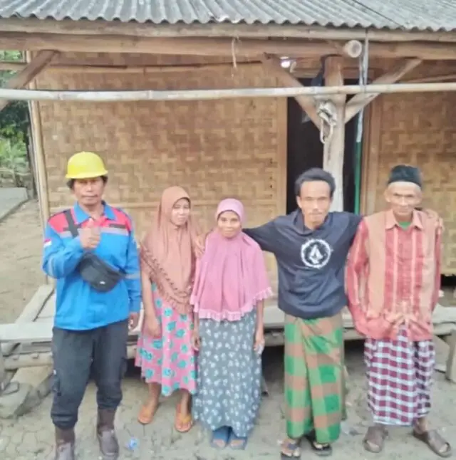 Berikan Aspirasi Kembali, Legislator Fraksi PDI Perjuangan Tika Kartika Sari Terangi Rumah Warga di Desa Wantisari