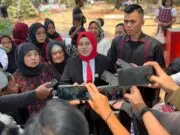 Anggota DPRD Lebak Tika Kartika Sari Kecam Oknum Pelecehan Seksual Dilingkungan Sekolah Tika Kartika Sari, Legislator DPRD Lebak Fraksi PDI Perjuangan kecam oknum guru pelecehan, pada Selasa (14/01/2025).