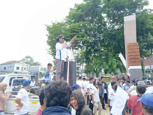 King Badak Ingatkan APH Minimalisir Gejolak Masyarakat Desa Kertajaya, Segera Tetapkan Tersangka King Badak Ingatkan APH Minimalisir Gejolak Masyarakat Desa Kertajaya, Segera Tetapkan Tersangka