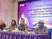 Dekranasda Kabupaten Solok Kunjungi Kecamatan Jambe, Camat: Memperkuat daya Saing Produk Lokal Camat Jambe Chaidir menyambut kunjungan kerja tersebut di Aula di Kecamatan Jambe,Foto.(Istimewa)