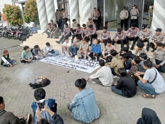 Aksi Jilid II, BEM Banten Raya Desak Kejelasan Kebijakan Pengelolaan Sampah