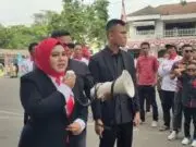 Tika Kartika Fraksi PDI Perjuangan Ingatkan Kepala Desa Gunakan DD-ADD Efektif dan Transparan Tika Kartika Fraksi PDI Perjuangan Ingatkan Kepala Desa Gunakan DD-ADD Efektif dan Transparan