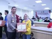 Polres Metro Tangerang Kota Gelar Baksos Polri Presisi Bersama Mahasiswa dan Aliansi Kapolres Kombes Pol Zain Dwi Nugraha di kegiatan Baksos bersama Mahasiswa dan BEM serta OKP, Foto. (Istimewa).