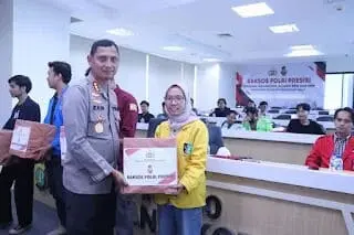 Polres Metro Tangerang Kota Gelar Baksos Polri Presisi Bersama Mahasiswa dan Aliansi Kapolres Kombes Pol Zain Dwi Nugraha di kegiatan Baksos bersama Mahasiswa dan BEM serta OKP, Foto. (Istimewa).