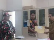 LMP Macab Lebak Iwan Tahapary Layangkan Surat Audiensi ke Komisi II DPRD Lebak, Tindak Tegas Bangunan Perdagangan dijadikan Sekretariat Ormas LMP Macab Lebak Iwan Tahapary Layangkan Surat Audiensi ke Komisi II DPRD Lebak, Tindak Tegas Bangunan Perdagangan dijadikan Sekretariat Ormas