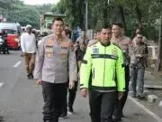 Kapolres Metro Tangerang Kota Sidak Kesiapan Anggota di Sejumlah Pos Pantau Pencegahan Kamtibmas Kapolres Metro Tangerang Kota Kombes Zain Dwi Nugroho saat melakukan pengecekan kesiapan Anggota yang bertugas di Pos Pantau, Foto. (Istimewa)