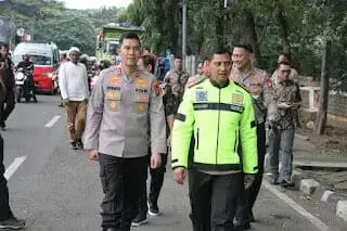 Kapolres Metro Tangerang Kota Sidak Kesiapan Anggota di Sejumlah Pos Pantau Pencegahan Kamtibmas Kapolres Metro Tangerang Kota Kombes Zain Dwi Nugroho saat melakukan pengecekan kesiapan Anggota yang bertugas di Pos Pantau, Foto. (Istimewa)