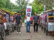 Makin Seru Berburu Takjil, Nippon Paint Sulap Tampilan Ratusan Gerobak UMKM Jadi Lebih Menarik