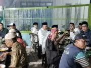 Tim Lebak Ruhay Cicipi Bebek Ruhay H. Ayip Menjelang Sahur Tim Lebak Ruhay Cicipi Bebek Ruhay H. Ayip Menjelang Sahur
