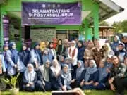TP Posyandu Provinsi Banten, Ibu Tinawati Andra Soni, melakukan kunjungan kerja ke Desa Pasar Keong, Kecamatan Cibadak, Kabupaten Lebak, pada 11 April 2025.