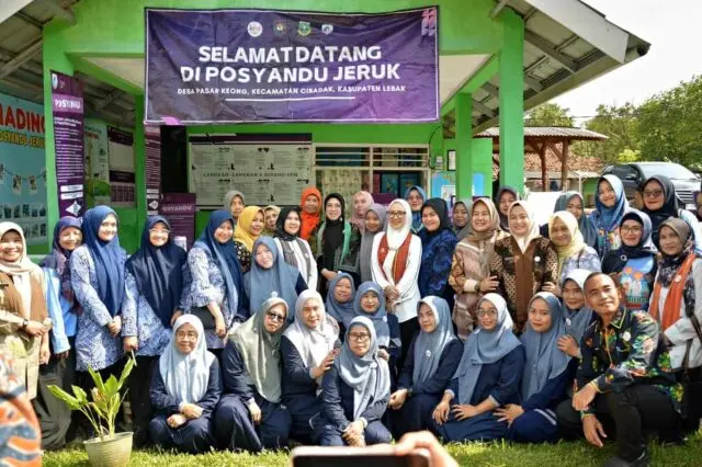 Ketua TP Posyandu Provinsi Banten Kunjungi Posyandu Lokus Pilot Project Nasional di Desa Pasar Keong Ketua TP Posyandu Provinsi Banten Kunjungi Posyandu Lokus Pilot Project Nasional di Desa Pasar Keong