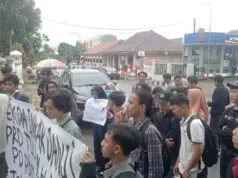 Wakil Presiden BEM STISIP Banten Raya: Kami Masih Mengawal Kasus Pembuangan Sampah Pandeglang BEM STISIP Banten Raya Kawal Kasus Pembuangan Sampah, pada Rabu (23/04/2025).