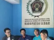 PWI Lebak Gelar Touring Jurnalistik ke Gunung Luhur Citorek, Pererat Silaturahmi Wartawan PWI Lebak Banten gelar rapat jurnalis pada Jum'at (16/05/2025).