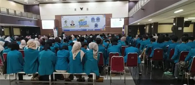 Peserta Kuliah Pakar Fakultas Sains dan Teknik Universitas Faletehan Serang sedang mengikuti pembukaan acara Peserta Kuliah Pakar Fakultas Sains dan Teknik Universitas Faletehan Serang sedang mengikuti pembukaan acara