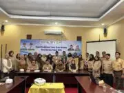 Kwarcab Kota Serang Bersinergi dengan Dinas Kesehatan Gelar Rapat Koordinasi Saka Bakti Husada 2025 Foto Bersama Peserta dan Narasumber