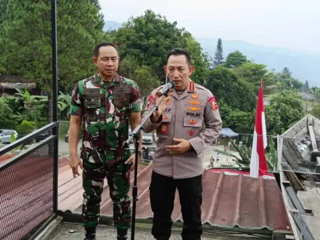 Kapolri dan Panglima TNI Siapkan Langkah Tegas Atasi Aksi Anarkis, Pastikan Pemulihan Keamanan Nasional Kapolri dan Panglima TNI Siapkan Langkah Tegas Atasi Aksi Anarkis, Pastikan Pemulihan Keamanan Nasional