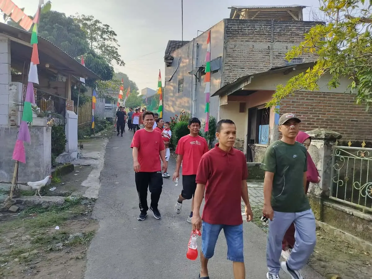 Warga KH2: Sehat Bersama, Merdeka Bersama, Jalan Sehat Peringatan HUT RI ke-80 Warga KH2: Sehat Bersama, Merdeka Bersama, Jalan Sehat Peringatan HUT RI ke-80