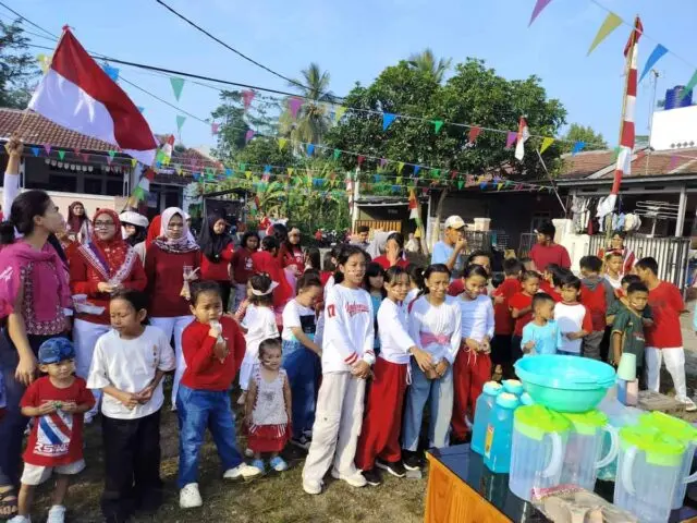 Warga KH2: Sehat Bersama, Merdeka Bersama, Jalan Sehat Peringatan HUT RI ke-80 Warga KH2: Sehat Bersama, Merdeka Bersama, Jalan Sehat Peringatan HUT RI ke-80