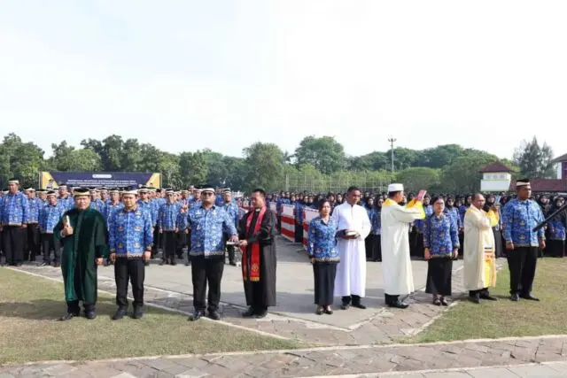 Bupati Tangerang Lantik dan Ambil Sumpah 8.205 P3K Paruh Waktu Tahun Anggaran 2025 Bupati Tangerang Lantik dan Ambil Sumpah 8.205 P3K Paruh Waktu Tahun Anggaran 2025