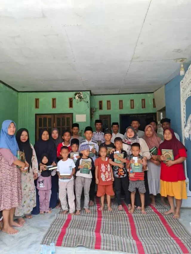Anggota DPRD Lebak Tika Kartika Sari Kembali Santuni dan Berikan Al-Qur’an kepada Anak Yatim di Desa Mekar Jaya