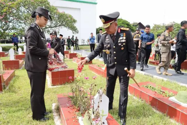 Kapolda Banten Ikuti Upacara Ziarah Peringatan Hari Pahlawan ke-80 Tingkat Provinsi Banten