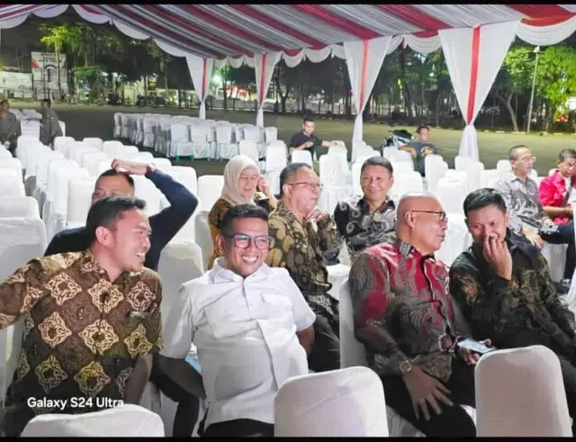 Gubernur Andra Soni dan Sekda Hadiri Gladi Resik Kick Off HPN 2026 di Alun-alun Kota Serang Gubernur Andra Soni dan Sekda Hadiri Gladi Resik Kick Off HPN 2026 di Alun-alun Kota Serang