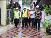Tinjau Penataan Kampung Kumuh Bambu Apus Tangsel, Pilar: Proyek Selesai Tepat Waktu dan Berkualitas Tinjau Penataan Kampung Kumuh Bambu Apus Tangsel, Pilar: Proyek Selesai Tepat Waktu dan Berkualitas