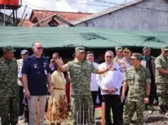 Benyamin Dampingi Wakil Panglima TNI Tinjau Pembangunan Gerai Koperasi Merah Putih di Tangsel Benyamin Dampingi Wakil Panglima TNI Tinjau Pembangunan Gerai Koperasi Merah Putih di Tangsel