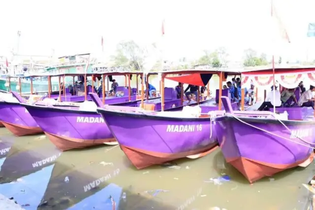 Bupati Tangerang Serahkan 9 Unit Kapal Tangkap Ikan ke Nelayan Pesisir Kecamatan Kronjo Bupati Tangerang Serahkan 9 Unit Kapal Tangkap Ikan ke Nelayan Pesisir Kecamatan Kronjo