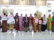 GOW Kabupaten Tangerang Ramaikan Hari Ibu ke-97 lewat Lomba Busana Tradisional GOW Kabupaten Tangerang Ramaikan Hari Ibu ke-97 lewat Lomba Busana Tradisional