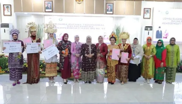 GOW Kabupaten Tangerang Ramaikan Hari Ibu ke-97 lewat Lomba Busana Tradisional GOW Kabupaten Tangerang Ramaikan Hari Ibu ke-97 lewat Lomba Busana Tradisional