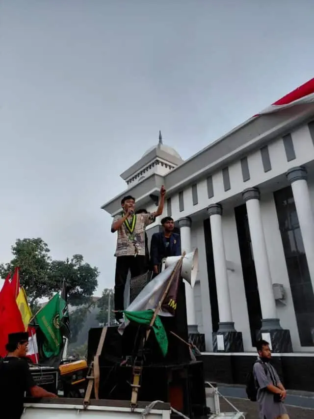 Sahrul Muhtarom, Ketua Kumala Pandeglang 2026-2027. Sahrul Muhtarom, Ketua Kumala Pandeglang 2026-2027.