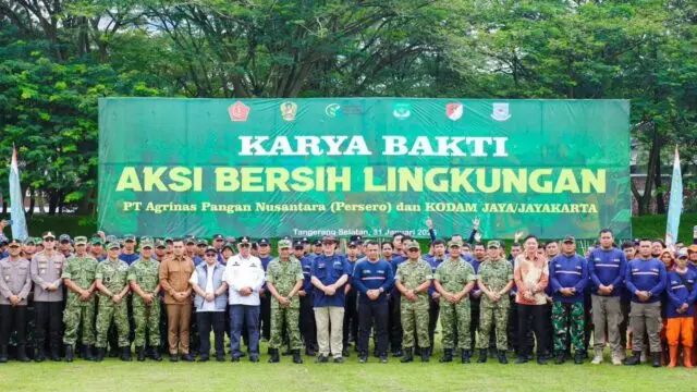 Kolaborasi Pemkot, TNI, dan Unsur Masyarakat Gelar Aksi Bersih Lingkungan di Wilayah Tangsel Kolaborasi Pemkot, TNI, dan Unsur Masyarakat Gelar Aksi Bersih Lingkungan di Wilayah Tangsel