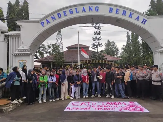 Forum BEM Pandeglang Gelar Aksi Kepemimpinan Dewi-Iing, pada Selasa (3/03/2026). Forum BEM Pandeglang Gelar Aksi Kepemimpinan Dewi-Iing, pada Selasa (3/03/2026).
